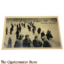 Prent briefkaart mobilisatie 1939 Gelukkig Nieuwjaar (soldaten met schaatsende mensen)