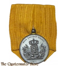 Medaille Onderscheiding voor Langdurige Trouwe Dienst bij de Koninklijke Landmacht in Brons met "W" 26 mm