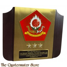 Wandschild WITH THE COMPLIMENTS OF LIEUTENANT GENERAL TNI AGUS SUTOMO, S.E. COMMANDANT OF THE INDONESIAN NATIONAL DEFENSE FORCES COMMAND AND STAFF COLLEGE (DANSESKO TNI)
