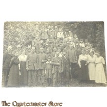 (Feld)postkarte 1914 Gruppe Deutsche Soldaten mit Zivilisten