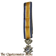 Medaille Officier Oranje Nassau, miniatuur onderscheiding