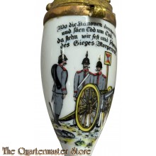 Keramische Reservisten pfeife die kanonen donnern (lid is a pickelhaube)