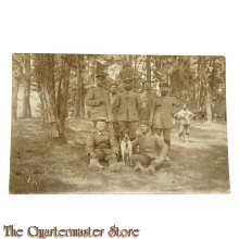 Postkarte/ Photo 1915 group of German soldiers with dog