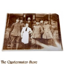 Studiophoto 1918 Deutsche Soldaten mit Zivilistin