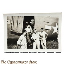 WW2 Photo US Airforce crew with plane 