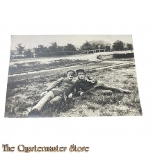 Postkarte/ Photo 1918 Zwei Deutscher Soldaten liegend