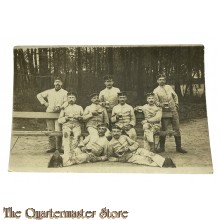 Photo 1915 Deutsche Soldaten mit Bier in Arbeitskleidung