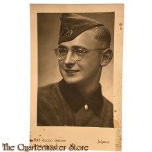 Photo Studioportret RAD Soldat mit Feldmutze 