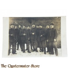 (Feld) Postkarte/Studiophoto 1914 Gruppe Deutsche Soldaten rauchend