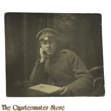 (Feld)postkarte 1916 Deutscher Soldat mit Buch
