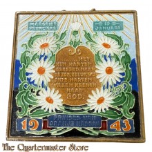  Polychroom geglazuurde cloisonné wandtegel tekst geboorte prinses Margriet  1943