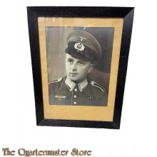 StudioPhoto 1940 Soldat mit Schirmmutze (Large)