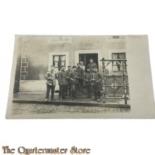 (Feld) Postkarte 1916 Gruppe Deutsche Soldaten mit eine Kranken Schwester