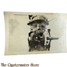 Photo US Army WW1 submarine crew with canon 