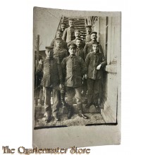 Postkarte/Studio photo 1916  Deutsche Soldaten auf eine Treppe 