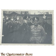 Photo 1943 Gruppe Polizei mit schirmmutzen und shako's