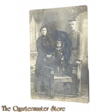 Postkarte/Studio photo 1916 Deutscher Soldat mit Frau und Sohn 