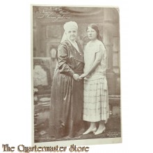 Ansicht Koningin moeder Emma met kleindochter Juliana  1924
