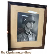 Framed Photo Wehrmacht soldier mit Stahlhelm 