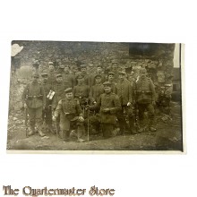 Postkarte / Studio photo 1915 Gruppe Deutsche Soldatenbewaffnet und mit Pickelhaubes 