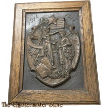 Brass plaque Inscription: 'Honneur aux Américains secourant la Belgique' on wood 