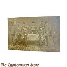 (Feld) Postkarte 1916 Gruppe Deutsche Soldaten am Tisch 
