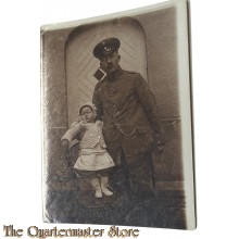 Photo 1917 Deutscher Soldat EK2 mit Kind
