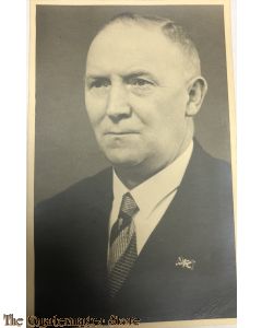 Studio portret Decorated civilian