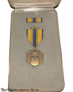 Medaille US Air Force Commendation in doos   (Boxed Air Force Commendation Medal)