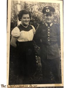 Photo (Mil. Postcard) WH Soldat mit Frau