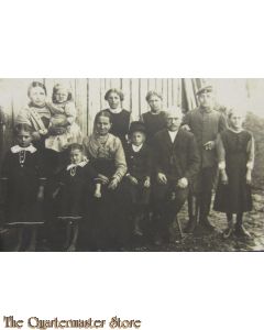 Foto (Mil. Postcard) Soldat mit Familie 1914-15