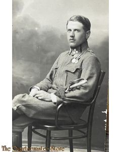 Studio photo 1917 Austrian decorated officer with sword 