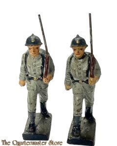 France - 2x marching Soldat mit Gewehr "Lineol style" (France 2x marching soldiers carrying rifle WW2)