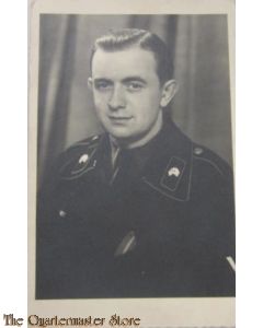 Photo (Mil. Postcard ) Gefreiter der Panzertruppen mit Ostfront medaille