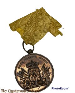 Het Onderscheidingsteken voor langdurige, eerlijke en trouwe dienst  12 jaar bij de Landmacht voor militairen, beneden de rang van officier 37 mm