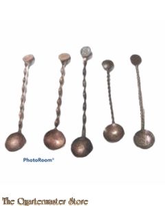 Koffie/thee lepeltjes gemaakt van ned munten 40-45 anti Duits 5 stuks
