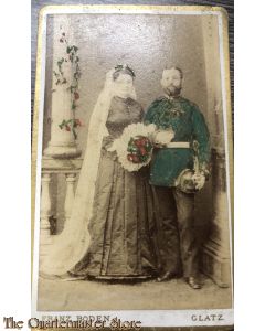 Coloured studio portret soldier with wife WK1