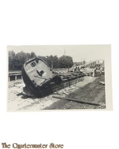 Photo 1914-18 Gesprenngtes Schiff bei Brucke Frankreich