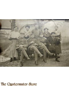AnsichtsKarte (Mil. Postcard) 4x manschaften mit Familie 1914-15