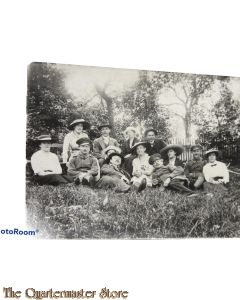 AnsichtsKarte (Mil. Postcard) 1915 Soldiers and NCO's with family