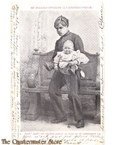Ansichtkaart de  soldaat oppasser als kinderjuffrouw 1902