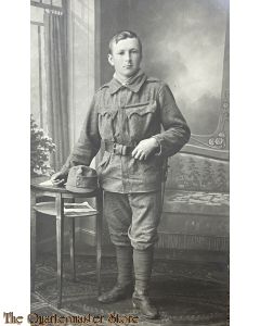 Studio photo 1914-18 Austrian Soldier with bayonet