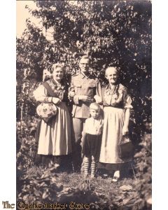 AnsichtsKarte (Mil. Postcard) WH Familie portret 1941