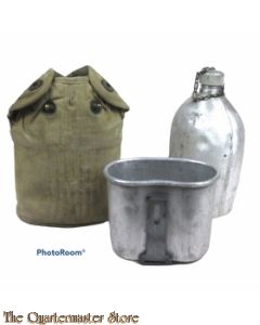 Veldfles M1910 met beker en cup (Canteen M1910 with cover and cup)