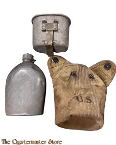 Veldfles M1910 met beker en cup (Canteen M1910 with cover and cup)