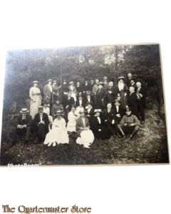 Foto groep burgers met militairen 1912-1915