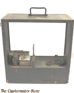 Gehäuse für Wehrmacht Sender (Wooden transport casing for wehrmacht radio)