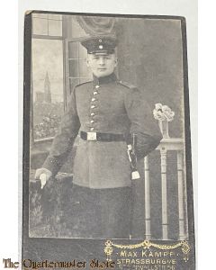 WK1 CDV Deutscher Soldat mit schirmmutze und Sabel