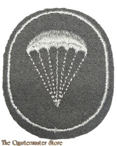 DDR - luftwaffe Laufbahnabzeichen Fallschirmdienst Fahnrich - Offiziere 1960-67