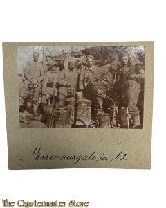 Photo 1917 Deutsche Soldaten beim Essenausgabe an der Front
